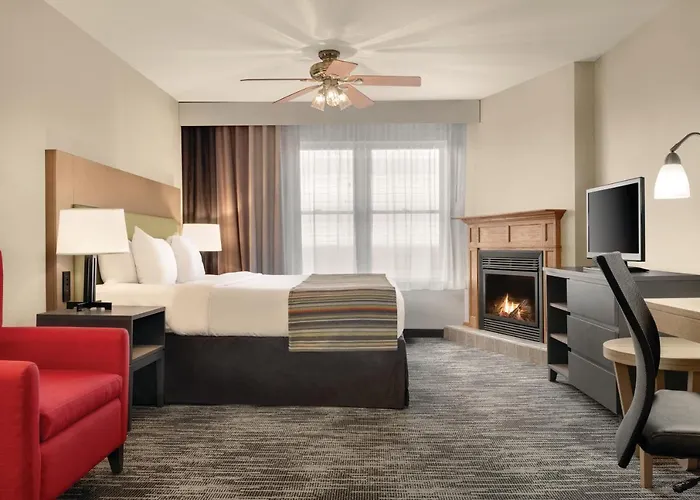 Country & By Radisson, Galena, Il 5*