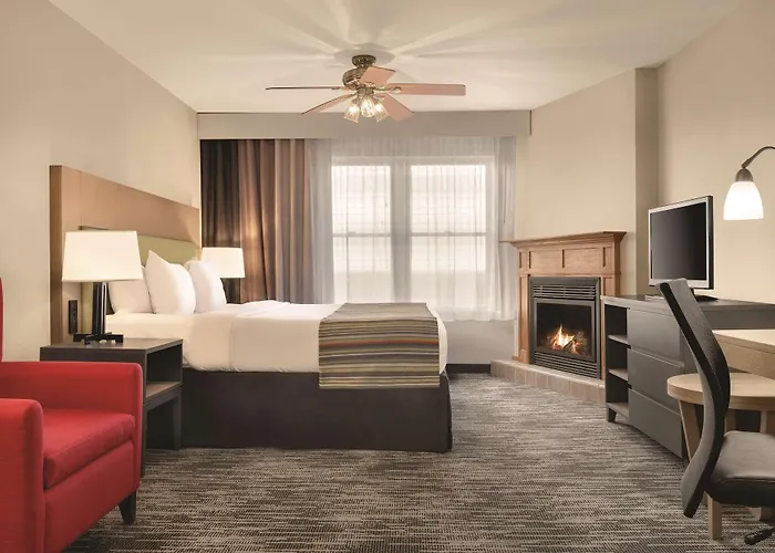 Hotel Country & By Radisson, Galena, Il