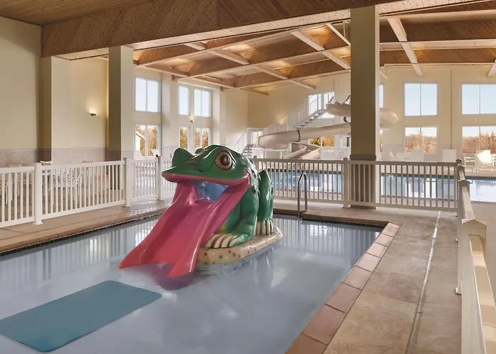 Hotel Country & By Radisson, Galena, Il