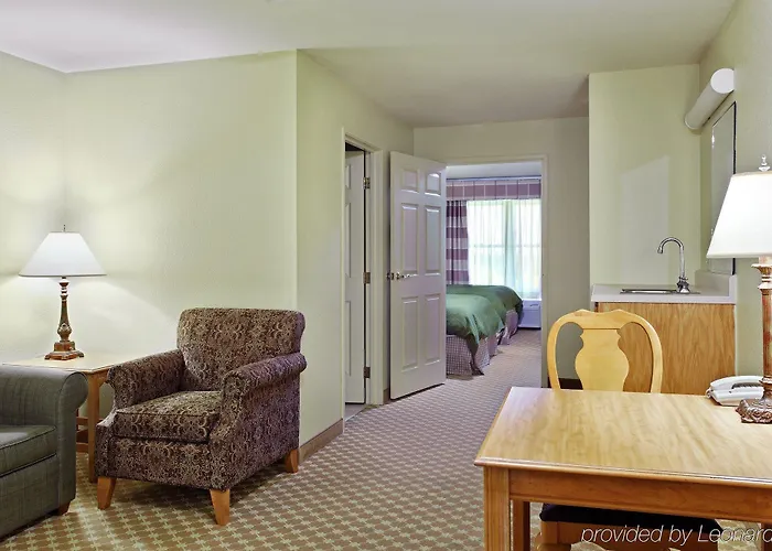 Country & By Radisson, Galena, Il 5*